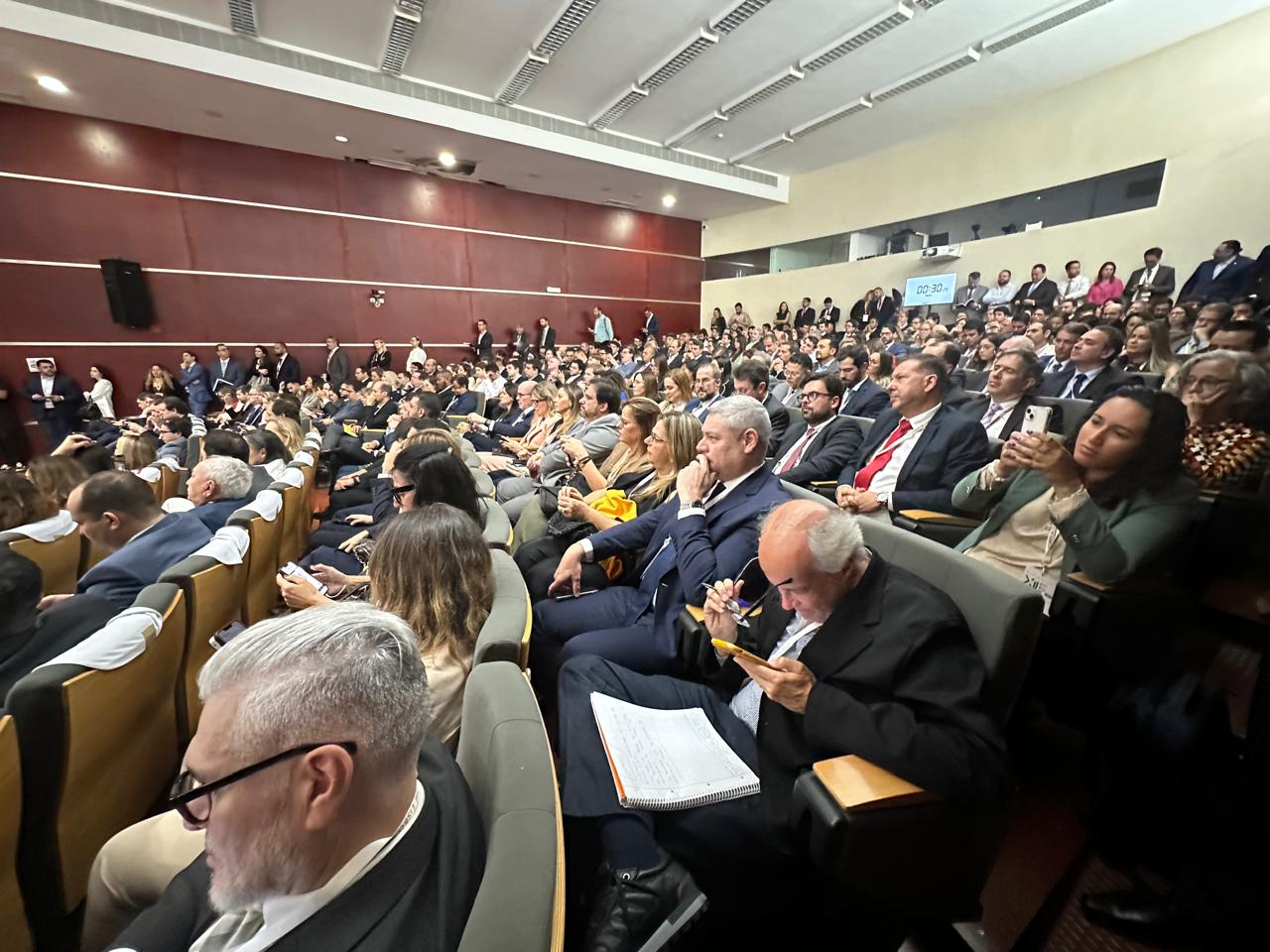 Plateia ilustre prestigia os debates no segundo dia do Fórum de Lisboa